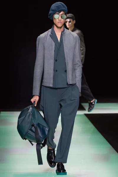 Look 32